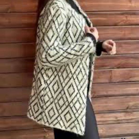 Women's Black and White Diamond Pattern Sweater - Picture 2 of 5